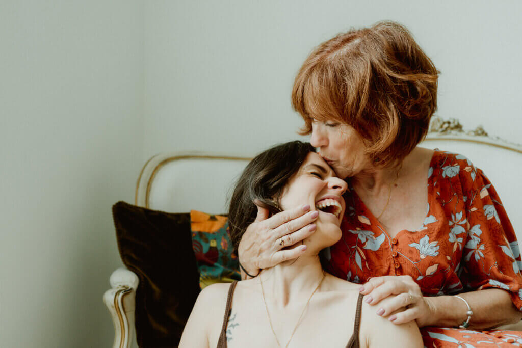 Une mère et sa fille, portrait au studio